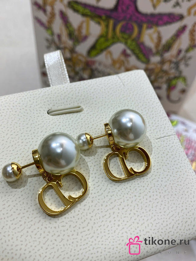 Dior Tribales Earrings Gold-Finish Metal and White Resin Pearls E3366WOMRS_D301 - 1