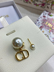 Dior Tribales Earrings Gold-Finish Metal and White Resin Pearls E3366WOMRS_D301 - 6