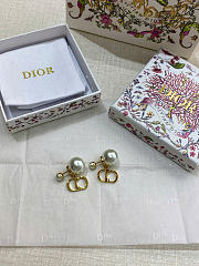 Dior Tribales Earrings Gold-Finish Metal and White Resin Pearls E3366WOMRS_D301 - 3