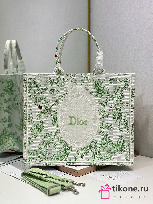 Large Dior Book Tote with Strap Green Multicolor Toile de Jouy Clover Embroidery and White Dior Medaillon - 42x35x18cm - 1