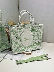 Large Dior Book Tote with Strap Green Multicolor Toile de Jouy Clover Embroidery and White Dior Medaillon - 42x35x18cm - 4