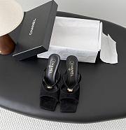 Chanel Mules Suede Kidskin & Chain Black G47293 90mm - 1