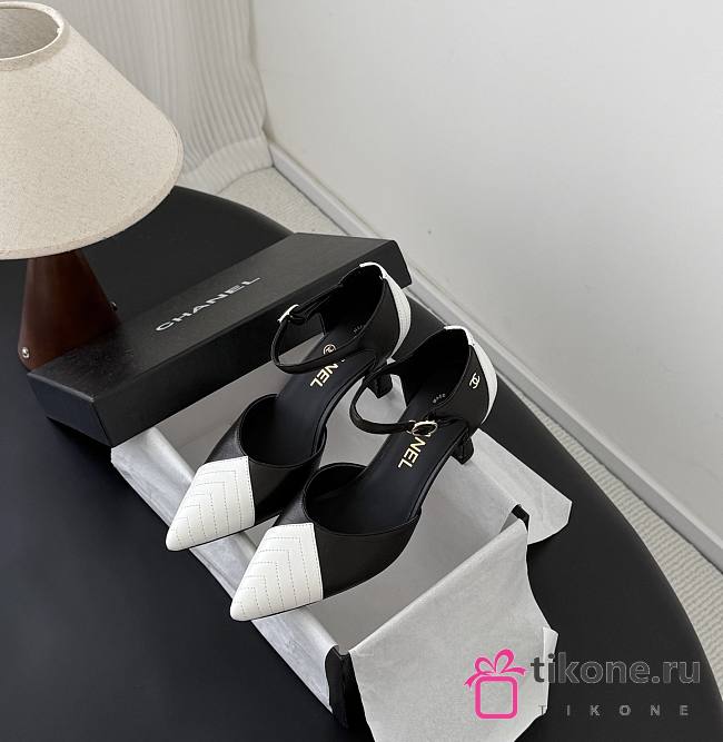 Chanel Mary Janes Lambskin Black & White 75mm - 1