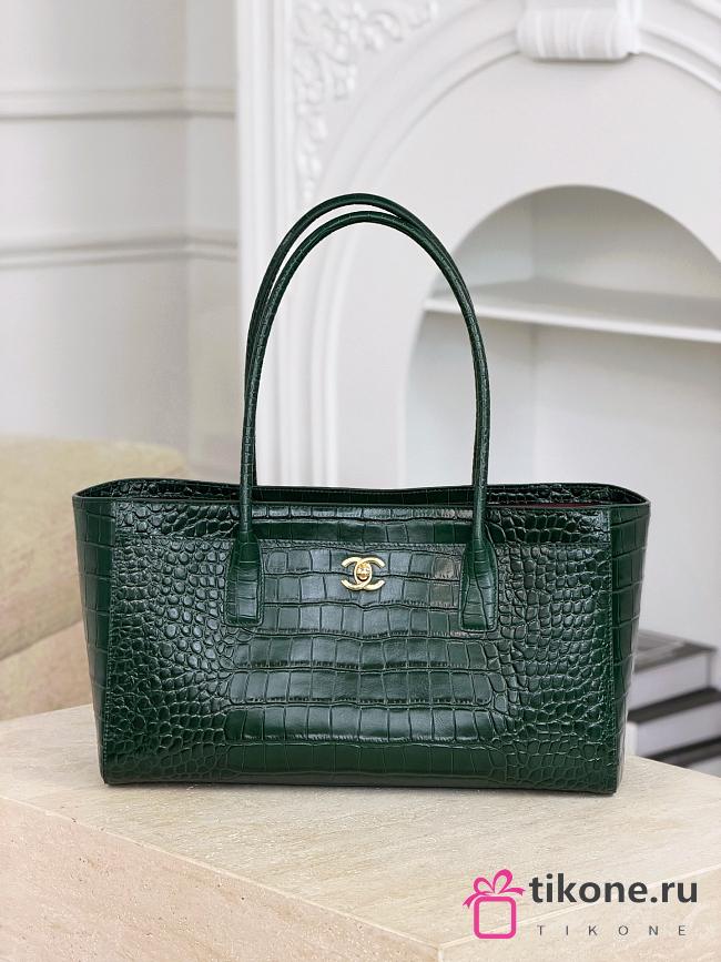 Chanel Small Tote Crocodile Embossed Calfskin & Gold-Tone Metal Dark Green AS6243 - 39x20x13cm - 1