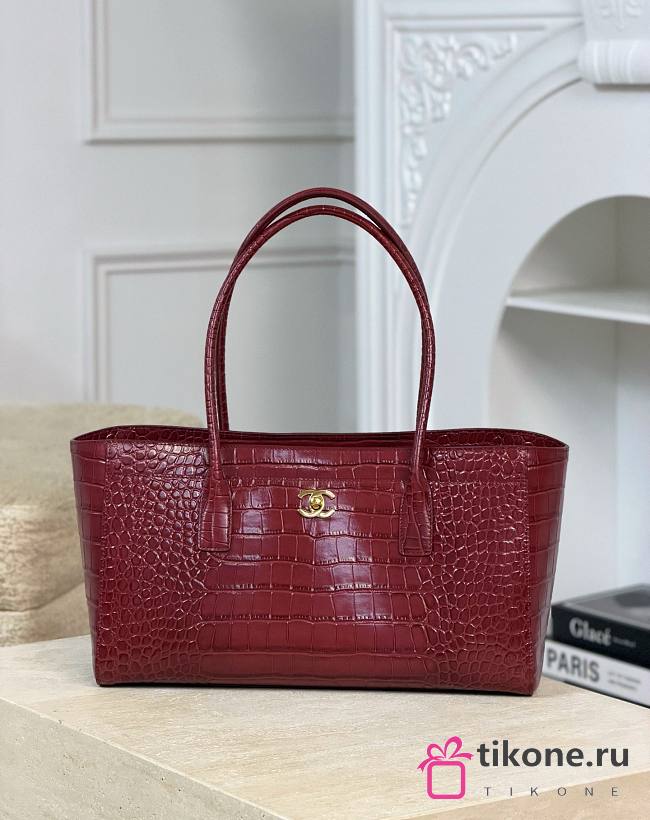 Chanel Small Tote Crocodile Embossed Calfskin & Gold-Tone Metal Dark Burgundy AS6243 - 39x20x13cm - 1