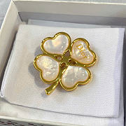 Set of Dior Sparkling Clover Brooches Gold-Finish Metal and Mother-of-Pearl V1866WOMMP_D301 - 6