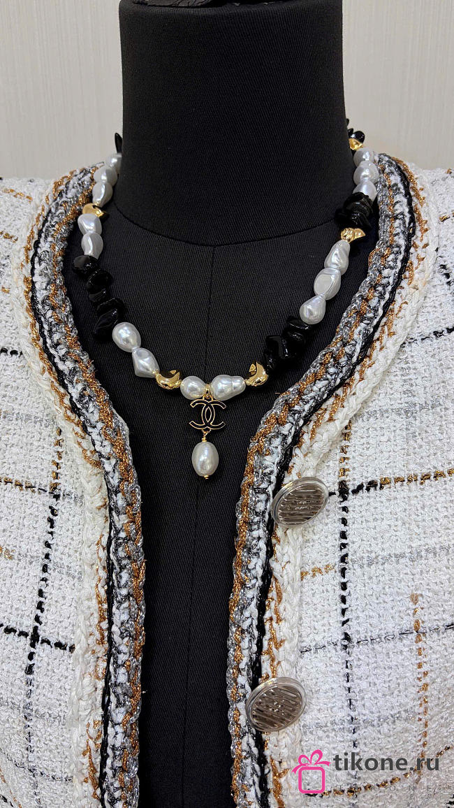 Chanel Necklace Metal & Resin Gold, Black & Pearly White - 1