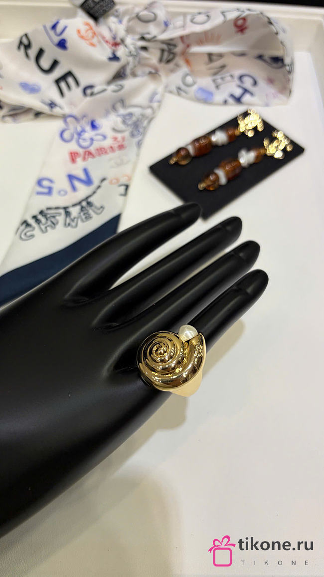Chanel Ring Metal & Resin Gold & Pearly White ABH364 - 1