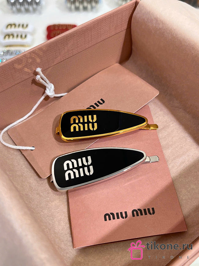 Miumiu Enameled Metal Hair Clip Black  - 1