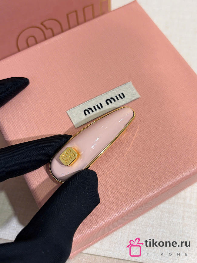 Miumiu Enameled Metal Hair Clip Pink - 1