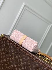 LV Pochette Mia Monogram Emblème Rose Ruban M2A382 - 22x14.5x8cm - 3