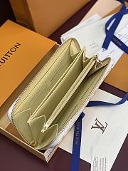 LV Zippy Wallet Stamp Banana M28463 - 21x10x2.5cm - 3