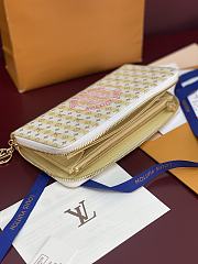 LV Zippy Wallet Stamp Banana M28463 - 21x10x2.5cm - 2