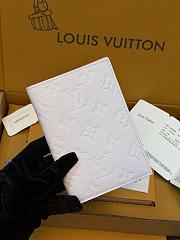 LV Passport Cover Monogram Empreinte Sweet Lavender M28990 - 14x2.5x10cm - 4