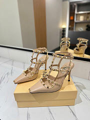 VLTN Rockstud Kidskin Pumps Beige 100mm - 5