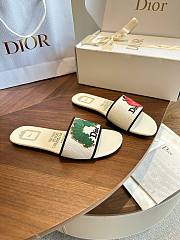 Dior Dway Slide White Embroidered Cotton and Multicolor Book Cover Motif - 4