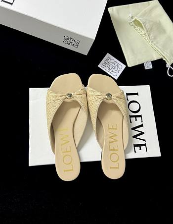 Loewe Pebble Soft Slide in Raffia-effect Fabric Natural 