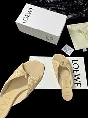Loewe Pebble Soft Slide in Raffia-effect Fabric Natural  - 2