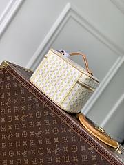 LV Nice Mini Stamp Banana M28702 - 20x13.5x12cm - 2