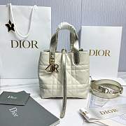 Small Dior Toujours Vertical Tote Bag Two-Tone Gold and White Macrocannage Calfskin with Metallic Thread - 18x16x12cm - 4