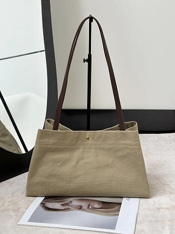 The Row Idaho Shoulder Bag Tan - 34x16x18cm