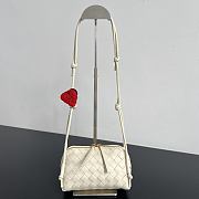Bottega Veneta Heart/Valentine's Intrecciato Concert Pouch in Sea Salt  - 18.5x11.5x8.5cm - 1