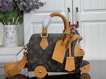 LV Rickshaw Wearable Wallet Monogram Canvas M28020 - 28x18x11cm