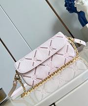 LV Wallet On Chain Ivy Monogram Empreinte Light Bliss Couture M29502 - 23.5x12x4.3cm - 1