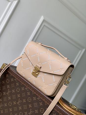 LV Pochette Métis MM Monogram Empreinte Hazelnut Couture M29497 - 25x19x7cm