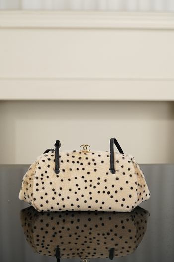 Chanel Clutch with Chain Lambskin Light Beige & Black AP5251 - 27x7.5x12cm