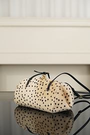 Chanel Clutch with Chain Lambskin Light Beige & Black AP5251 - 27x7.5x12cm - 2