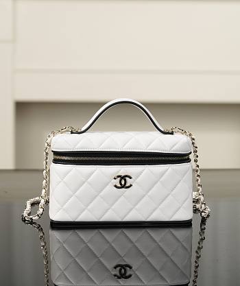 Chanel Vanity with Chain Lambskin & Gold-Tone Metal White & Black - 19.5x17x5cm