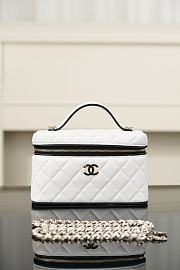 Chanel Vanity with Chain Lambskin & Gold-Tone Metal White & Black - 19.5x17x5cm - 4
