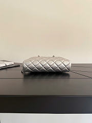 Chanel Clutch with Chain Grained Shiny Calfskin & Silver-Tone Metal Silvery AP5092 - 19.5x11.7x5.5cm - 6
