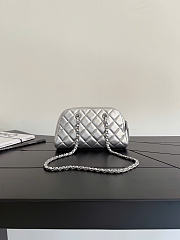 Chanel Clutch with Chain Grained Shiny Calfskin & Silver-Tone Metal Silvery AP5092 - 19.5x11.7x5.5cm - 5
