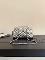 Chanel Clutch with Chain Grained Shiny Calfskin & Silver-Tone Metal Silvery AP5092 - 19.5x11.7x5.5cm - 4