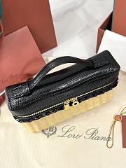 Loro Piana Extra Pocket L19 East-West Wicker Rattan, Lizard Leather Black/Sun Gold (804L) - 11x19x7cm - 5