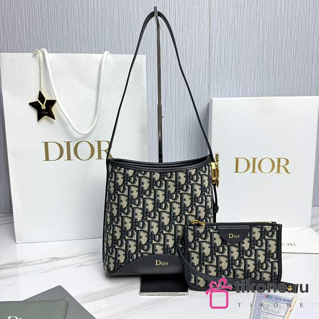 Small Dior Médaillon Bucket Bag Blue Dior Oblique Jacquard - 19x18x12.5cm - 1