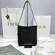 Small Dior Médaillon Bucket Bag Black Grained Calfskin - 19x18x12.5cm - 2