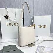 Small Dior Médaillon Bucket Bag White Grained Calfskin - 19x18x12.5cm - 4