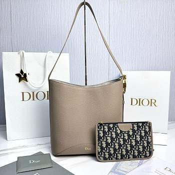 Medium Dior Médaillon Bucket Bag Trench Grained Calfskin - 26.5x26x15cm
