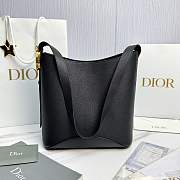 Medium Dior Médaillon Bucket Bag Black Grained Calfskin - 26.5x26x15cm - 2