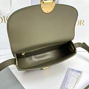 Medium Dior Médaillon Flap Bag Khaki Grained Calfskin - 23x16x6.5cm - 6