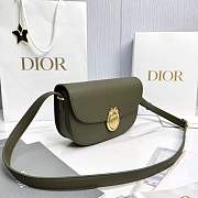 Medium Dior Médaillon Flap Bag Khaki Grained Calfskin - 23x16x6.5cm - 4