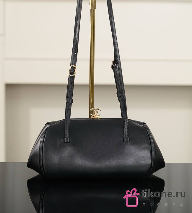 Chanel Clutch with Chain Lambskin & Gold-Tone Metal Black AP5251 - 27x7.5x12cm - 1