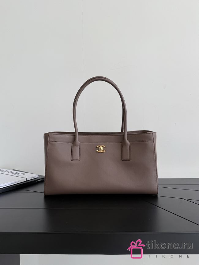 Chanel Small Shopping Bag Calfskin & Gold-Tone Metal Brown AS6243 - 39x20x13cm - 1