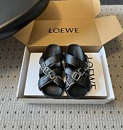 Loewe Type Fussbett Sandal in Vegetable-tanned Calfskin Black - 1