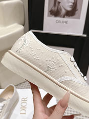 Dior Saltwind Sneaker Limited And Numbered Edition White Dior Flower Bee Embroidered Cotton Canvas - 4