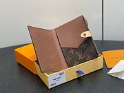 LV Locked Passport Cover Monogram Canvas M29550 - 14x10x2.5cm - 4