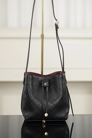 Chanel Small Bucket Bag Calfskin & Gold-Tone Metal Black - 18x16x10cm